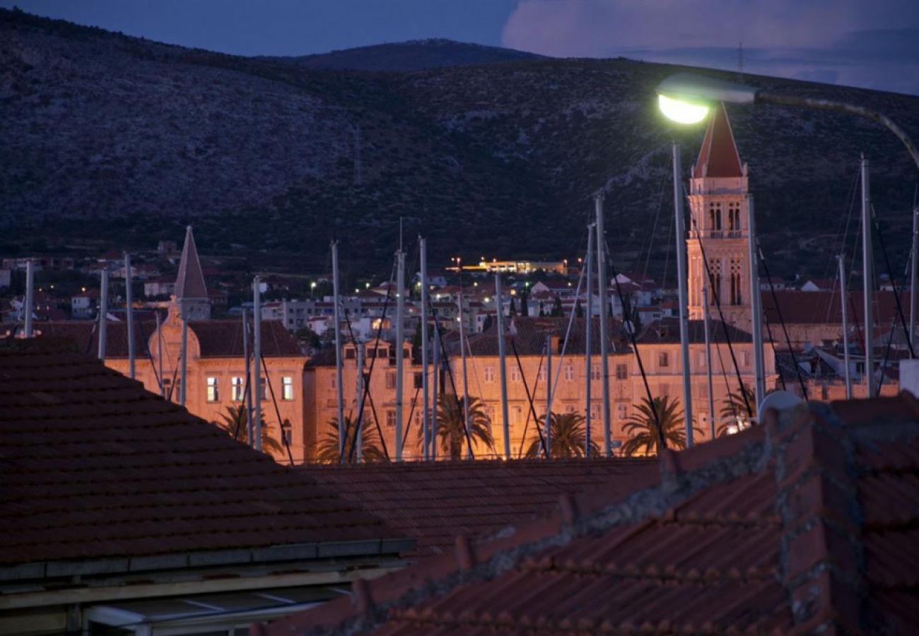 Ferienwohnung in Trogir - Ferienwohnung in Trogir mit Meerblick, Terrasse, Klimaanlage, W-LAN (3788-2)