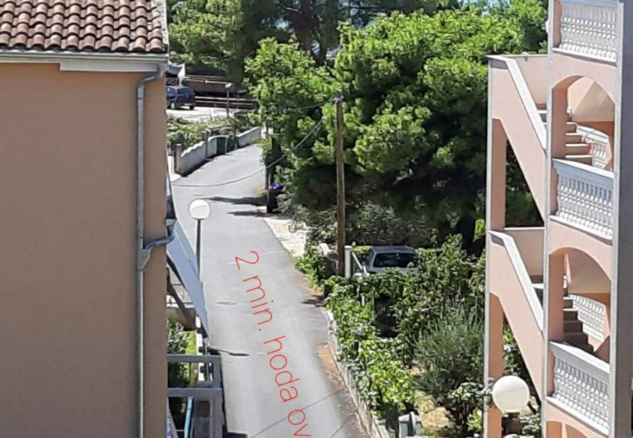 Ferienwohnung in Sibenik - Ferienwohnung in Brodarica mit Meerblick, Terrasse, Klimaanlage, W-LAN (3814-1)