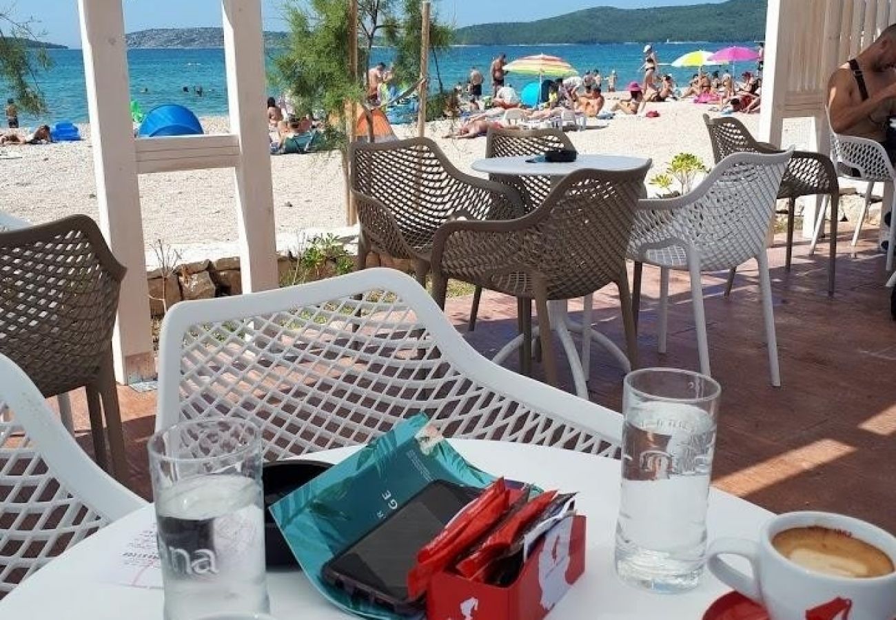 Ferienwohnung in Sibenik - Ferienwohnung in Brodarica mit Meerblick, Terrasse, Klimaanlage, W-LAN (3814-1)