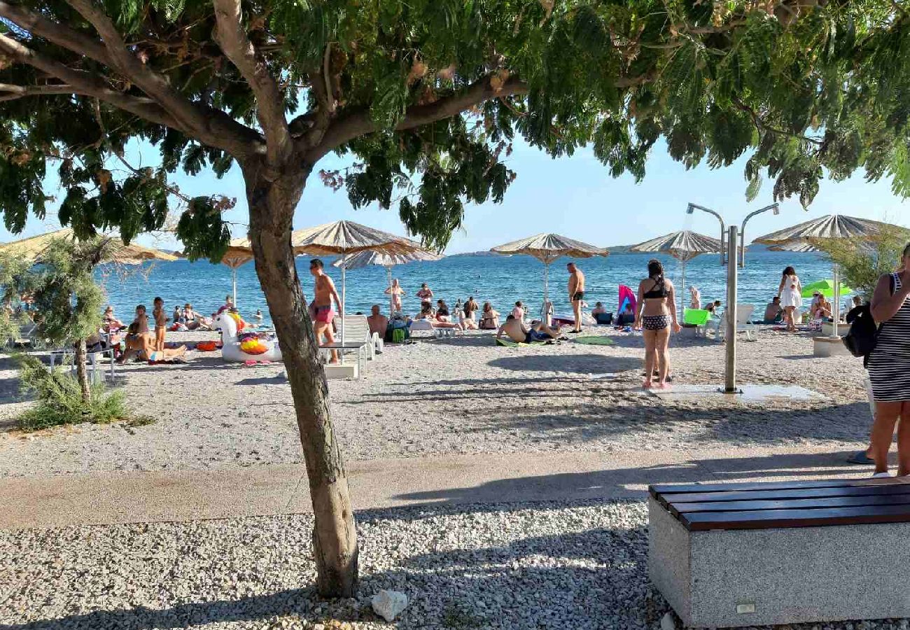 Ferienwohnung in Sibenik - Ferienwohnung in Brodarica mit Meerblick, Terrasse, Klimaanlage, W-LAN (3814-1)