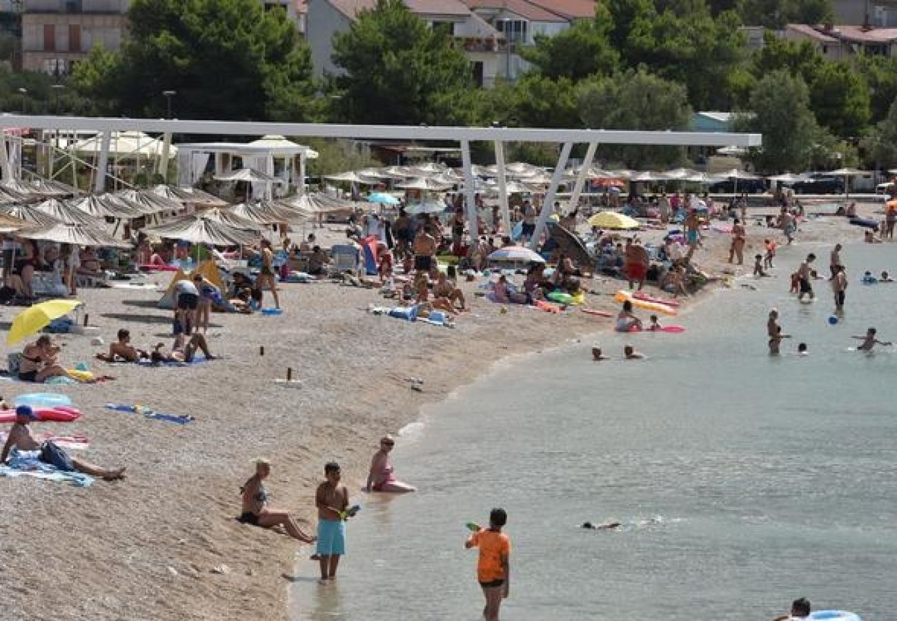 Ferienwohnung in Sibenik - Ferienwohnung in Brodarica mit Meerblick, Terrasse, Klimaanlage, W-LAN (3814-1)