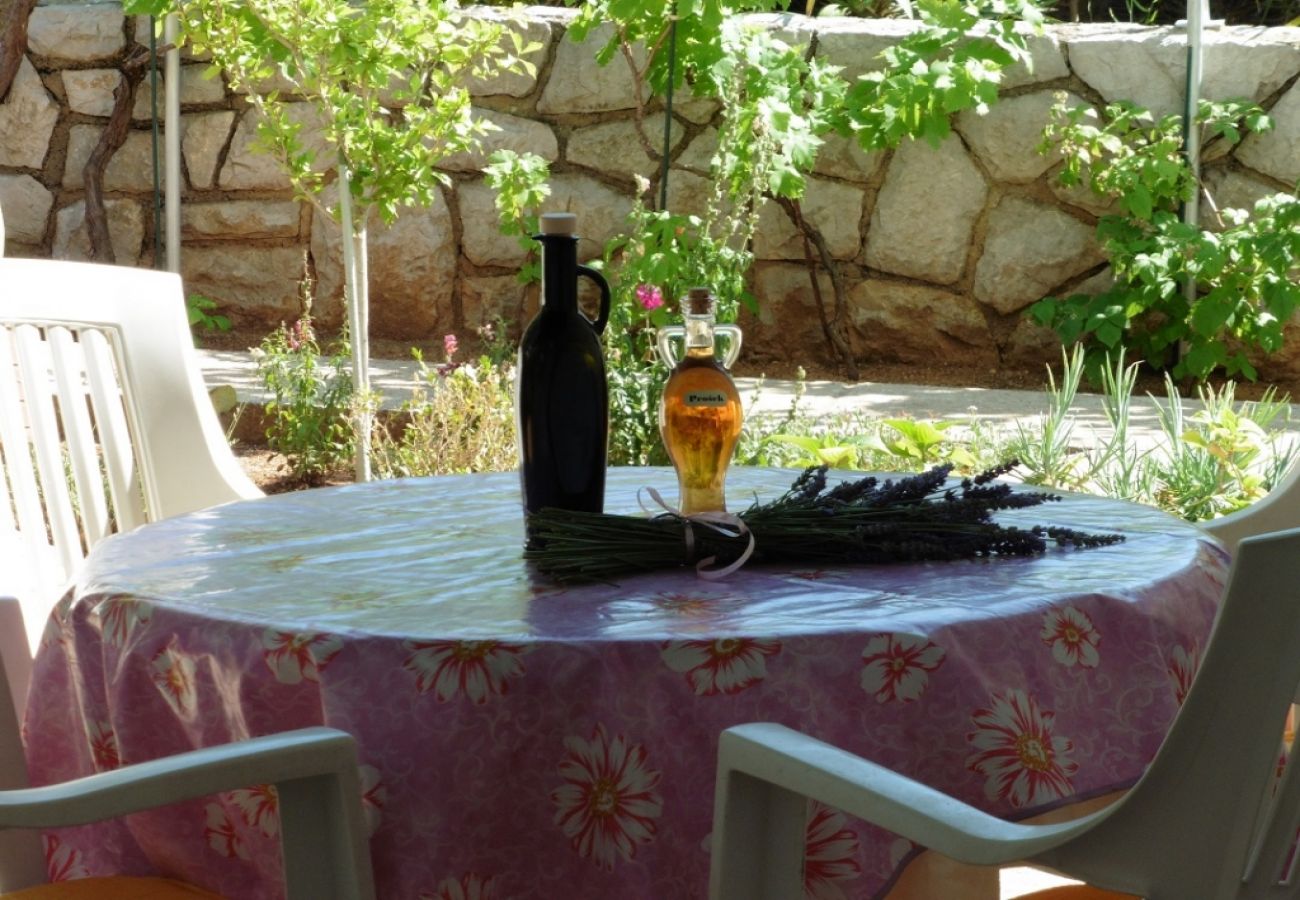 Ferienwohnung in Punat - Ferienwohnung in Punat mit Terrasse, Klimaanlage, W-LAN, Waschmaschine (3829-2)