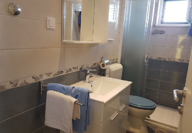 Ferienwohnung in Bol - Ferienwohnung in Bol mit Meerblick, Balkon, Klimaanlage, W-LAN (3831-1) Ferienwohnung in Bol - Ferienwohnung in Bol mit Meerblick, Balkon, Klimaanlage, W-LAN (3831-1)