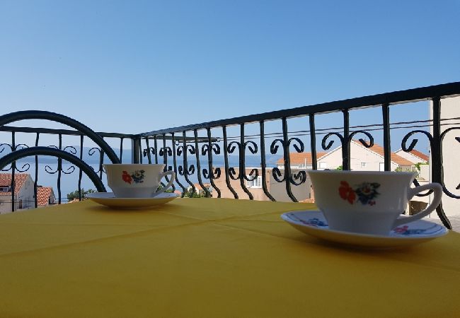 Ferienwohnung in Bol - Ferienwohnung in Bol mit Meerblick, Balkon, Klimaanlage, W-LAN (3831-1) Ferienwohnung in Bol - Ferienwohnung in Bol mit Meerblick, Balkon, Klimaanlage, W-LAN (3831-1)