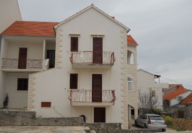 Ferienwohnung in Bol - Ferienwohnung in Bol mit Meerblick, Balkon, Klimaanlage, W-LAN (3831-1) Ferienwohnung in Bol - Ferienwohnung in Bol mit Meerblick, Balkon, Klimaanlage, W-LAN (3831-1)