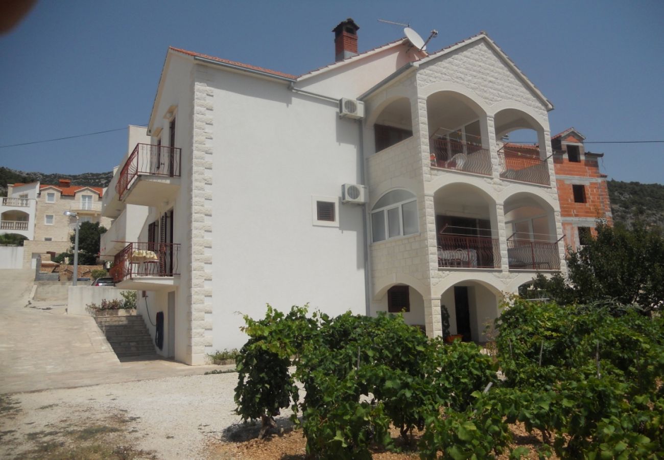 Ferienwohnung in Bol - Ferienwohnung in Bol mit Meerblick, Balkon, Klimaanlage, W-LAN (3831-1)