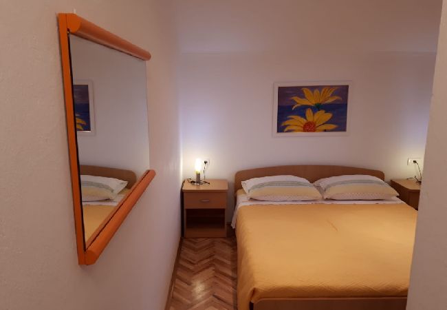 Ferienwohnung in Bol - Ferienwohnung in Bol mit Meerblick, Balkon, Klimaanlage, W-LAN (3835-1) Ferienwohnung in Bol - Ferienwohnung in Bol mit Meerblick, Balkon, Klimaanlage, W-LAN (3835-1)