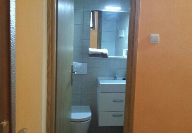 Studio in Jadranovo - Studioapartment in Jadranovo mit Balkon, Klimaanlage, W-LAN (3856-3) Studio in Jadranovo - Studioapartment in Jadranovo mit Balkon, Klimaanlage, W-LAN (3856-3)