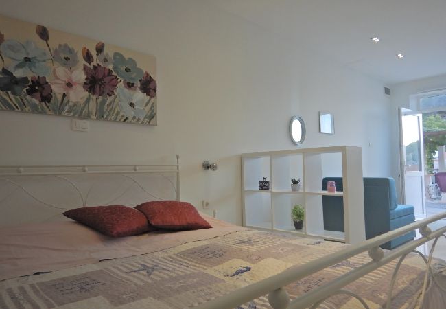 Studio in Povlja - Studioapartment in Povlja mit Meerblick, Terrasse, Klimaanlage, W-LAN (3419-4) Studio in Povlja - Studioapartment in Povlja mit Meerblick, Terrasse, Klimaanlage, W-LAN (3419-4)