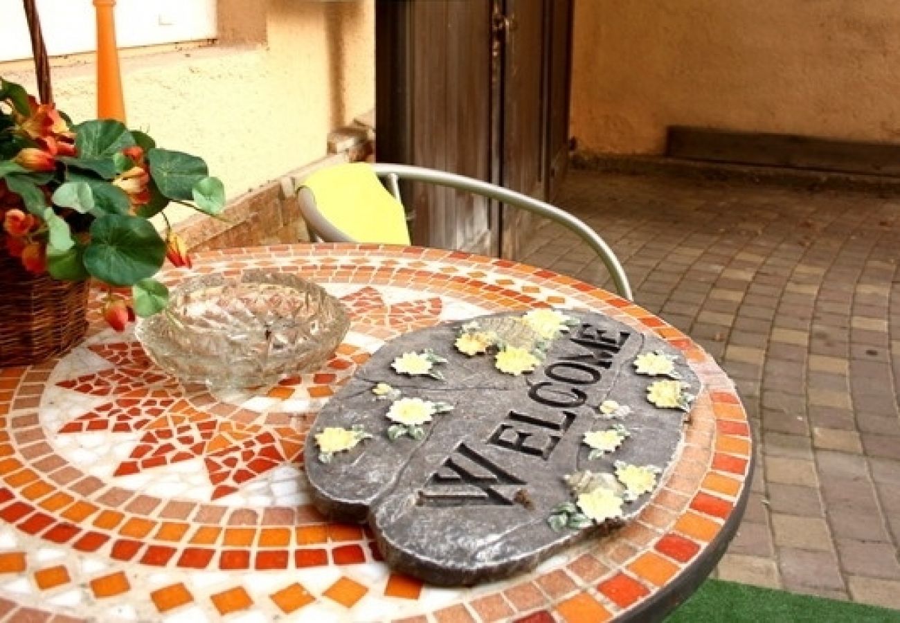 Ferienwohnung in Zagreb - Ferienwohnung in Zagreb mit Terrasse, Klimaanlage, W-LAN, Waschmaschine (3798-1)