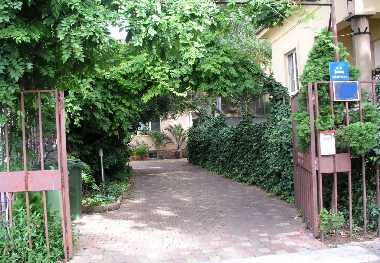 Ferienwohnung in Zagreb - Ferienwohnung in Zagreb mit Terrasse, Klimaanlage, W-LAN, Waschmaschine (3798-1)