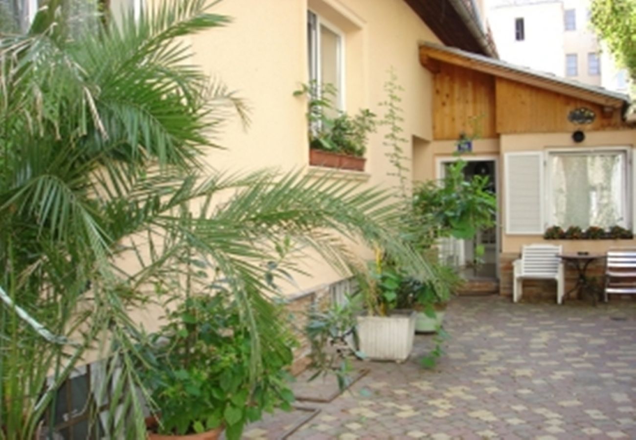 Ferienwohnung in Zagreb - Ferienwohnung in Zagreb mit Terrasse, Klimaanlage, W-LAN, Waschmaschine (3798-1)