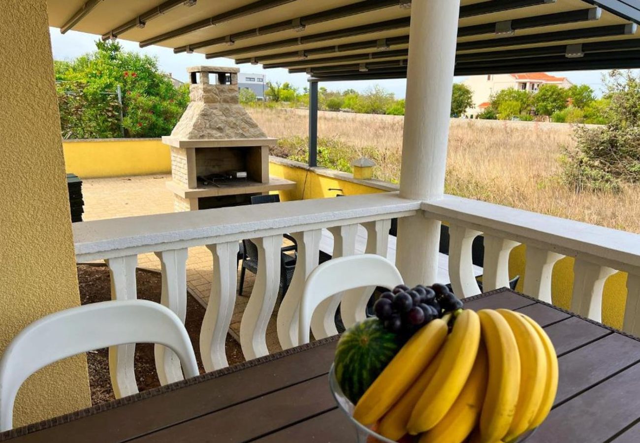 Ferienwohnung in Nin - Ferienwohnung in Zaton (Zadar) mit Terrasse, Klimaanlage, W-LAN, Waschmaschine (4141-1)