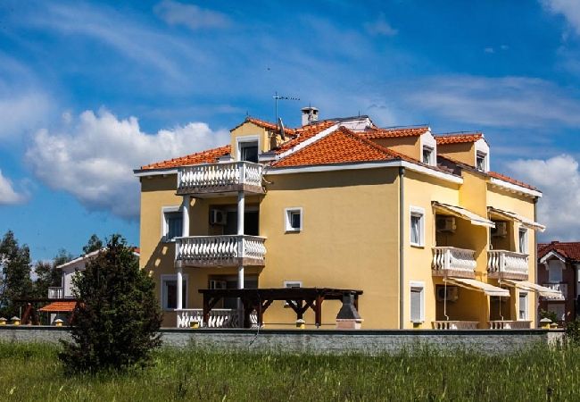 Ferienwohnung in Nin - Ferienwohnung in Zaton (Zadar) mit Terrasse, Klimaanlage, W-LAN, Waschmaschine (4141-2) Ferienwohnung in Nin - Ferienwohnung in Zaton (Zadar) mit Terrasse, Klimaanlage, W-LAN, Waschmaschine (4141-2)