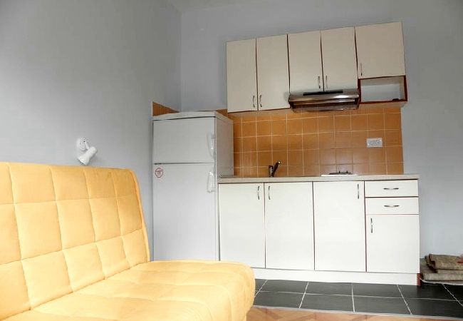 Ferienwohnung in Duce - Ferienwohnung in Duće mit Meerblick, Balkon, Klimaanlage, W-LAN (4166-3) Ferienwohnung in Duce - Ferienwohnung in Duće mit Meerblick, Balkon, Klimaanlage, W-LAN (4166-3)