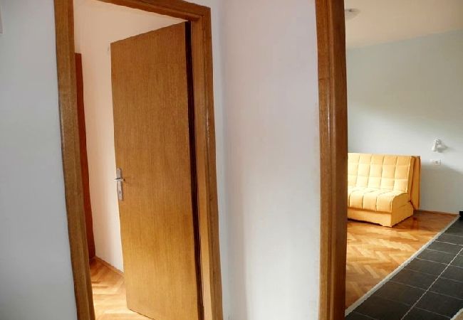 Ferienwohnung in Duce - Ferienwohnung in Duće mit Meerblick, Balkon, Klimaanlage, W-LAN (4166-3) Ferienwohnung in Duce - Ferienwohnung in Duće mit Meerblick, Balkon, Klimaanlage, W-LAN (4166-3)