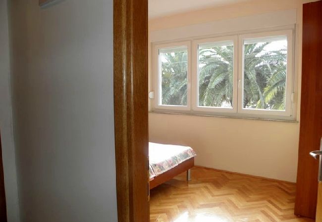 Ferienwohnung in Duce - Ferienwohnung in Duće mit Meerblick, Balkon, Klimaanlage, W-LAN (4166-3) Ferienwohnung in Duce - Ferienwohnung in Duće mit Meerblick, Balkon, Klimaanlage, W-LAN (4166-3)