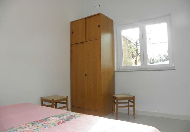Ferienwohnung in Duce - Ferienwohnung in Duće mit Terrasse, Klimaanlage, W-LAN, Waschmaschine (4166-6) Ferienwohnung in Duce - Ferienwohnung in Duće mit Terrasse, Klimaanlage, W-LAN, Waschmaschine (4166-6)