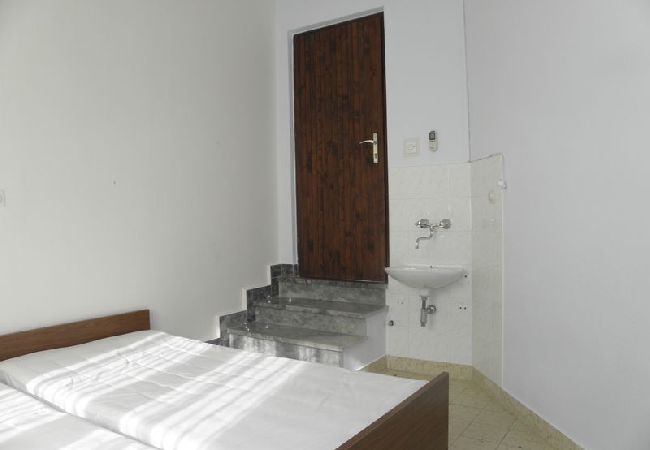 Ferienwohnung in Duce - Ferienwohnung in Duće mit Meerblick, Loggia, Klimaanlage, W-LAN (4166-7) Ferienwohnung in Duce - Ferienwohnung in Duće mit Meerblick, Loggia, Klimaanlage, W-LAN (4166-7)