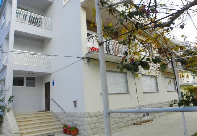 Ferienwohnung in Duce - Ferienwohnung in Duće mit Meerblick, Loggia, Klimaanlage, W-LAN (4166-7) Ferienwohnung in Duce - Ferienwohnung in Duće mit Meerblick, Loggia, Klimaanlage, W-LAN (4166-7)