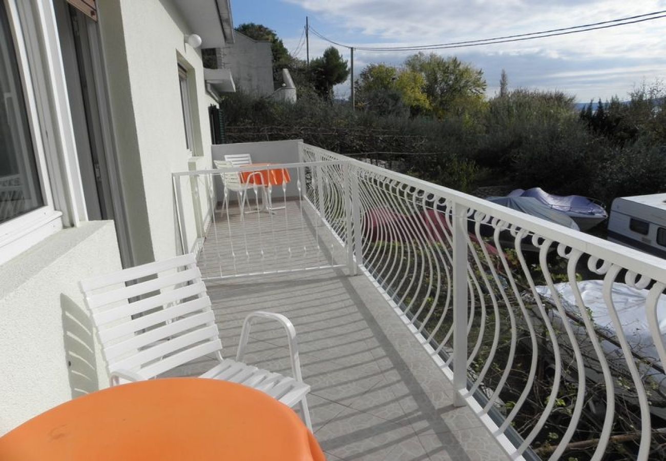 Ferienwohnung in Duce - Ferienwohnung in Duće mit Meerblick, Balkon, Klimaanlage, W-LAN (4166-8)