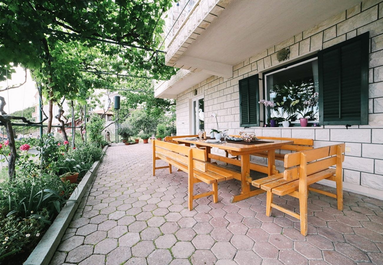 Ferienwohnung in Duce - Ferienwohnung in Duće mit Meerblick, Balkon, Klimaanlage, W-LAN (4167-1)