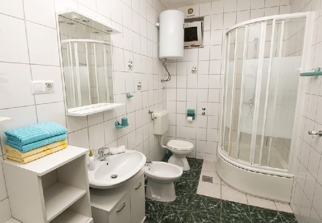 Ferienwohnung in Duce - Ferienwohnung in Duće mit Meerblick, Balkon, Klimaanlage, W-LAN (4172-1) Ferienwohnung in Duce - Ferienwohnung in Duće mit Meerblick, Balkon, Klimaanlage, W-LAN (4172-1)