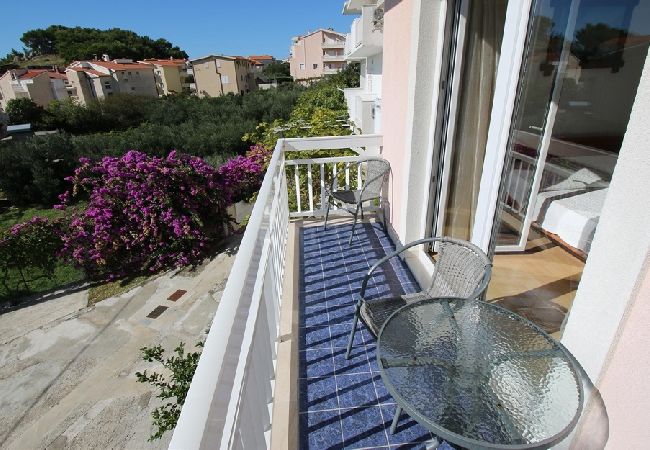 Ferienwohnung in Duce - Ferienwohnung in Duće mit Meerblick, Balkon, Klimaanlage, W-LAN (4172-1) Ferienwohnung in Duce - Ferienwohnung in Duće mit Meerblick, Balkon, Klimaanlage, W-LAN (4172-1)