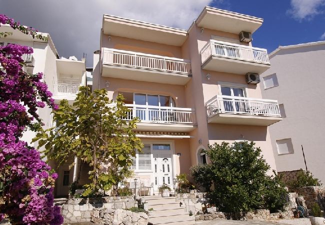 Ferienwohnung in Duce - Ferienwohnung in Duće mit Meerblick, Balkon, Klimaanlage, W-LAN (4172-1) Ferienwohnung in Duce - Ferienwohnung in Duće mit Meerblick, Balkon, Klimaanlage, W-LAN (4172-1)