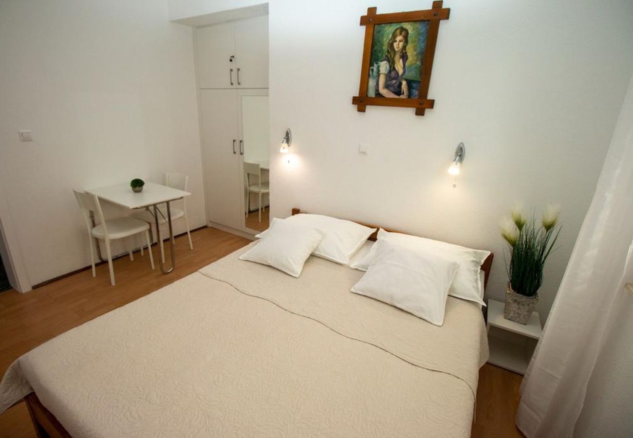 Ferienwohnung in Duce - Ferienwohnung in Duće mit Meerblick, Balkon, Klimaanlage, W-LAN (4172-1)