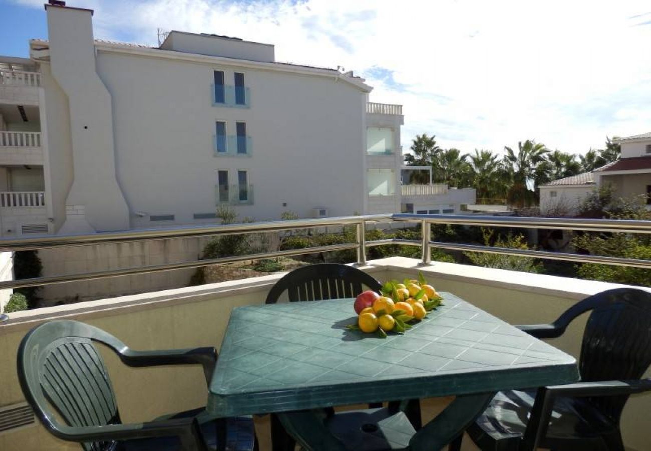 Ferienwohnung in Duce - Ferienwohnung in Duće mit Terrasse, Klimaanlage, W-LAN, Waschmaschine (4173-5)