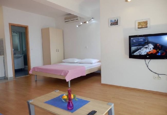 Studio in Duce - Studioapartment in Duće mit Meerblick, Balkon, Klimaanlage, W-LAN (4173-11) Studio in Duce - Studioapartment in Duće mit Meerblick, Balkon, Klimaanlage, W-LAN (4173-11)