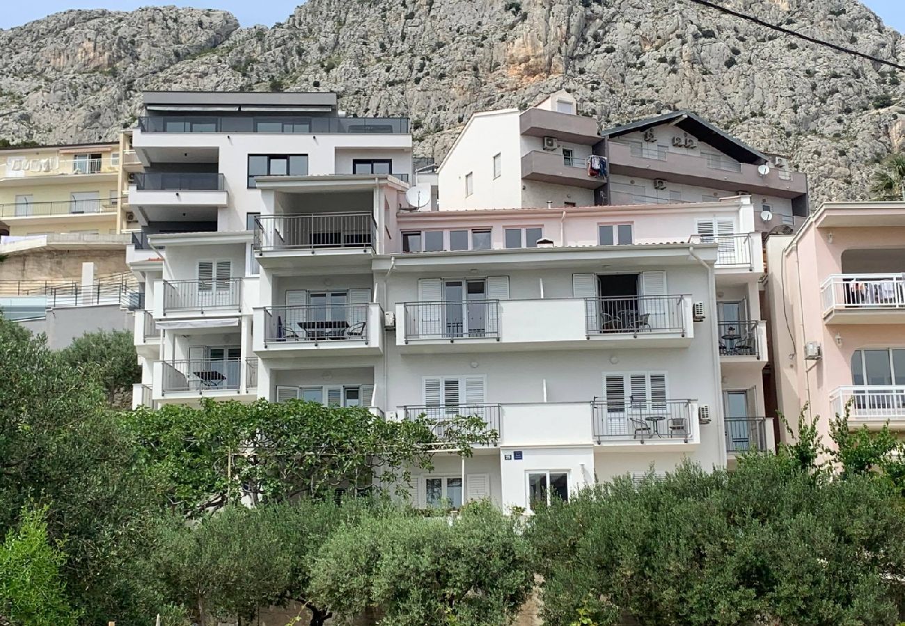 Ferienwohnung in Duce - Ferienwohnung in Duće mit Meerblick, Balkon, Klimaanlage, W-LAN (4174-1)