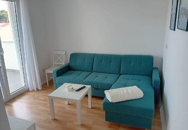 Ferienwohnung in Duce - Ferienwohnung in Duće mit Meerblick, Balkon, Klimaanlage, W-LAN (4174-8) Ferienwohnung in Duce - Ferienwohnung in Duće mit Meerblick, Balkon, Klimaanlage, W-LAN (4174-8)