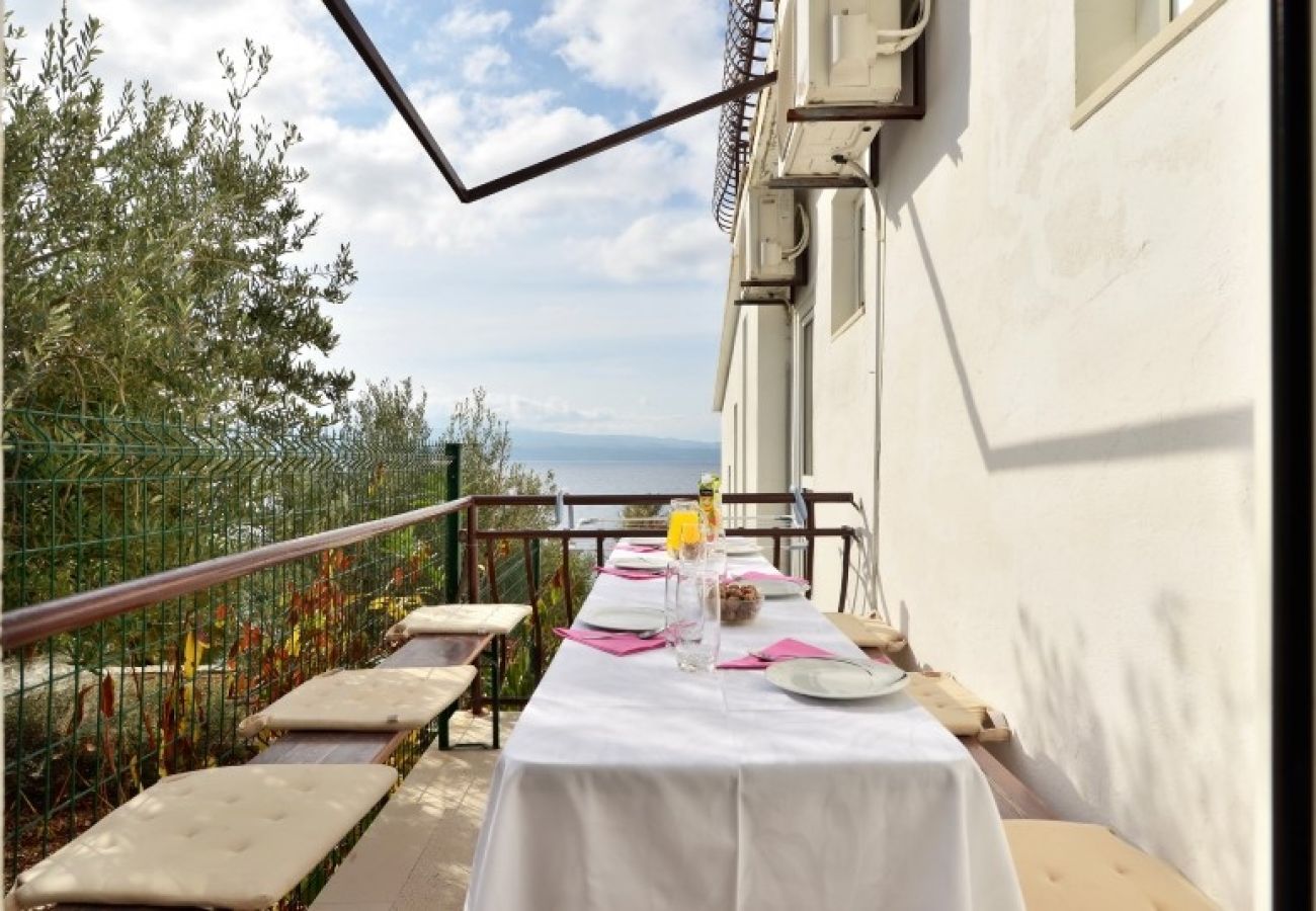 Ferienwohnung in Lokva Rogoznica - Ferienwohnung in Lokva Rogoznica mit Meerblick, Balkon, Klimaanlage (4184-4)