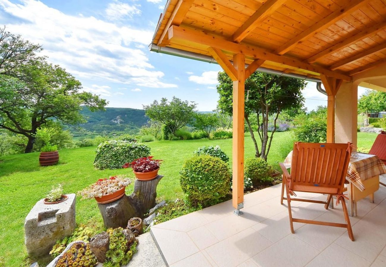 Ferienwohnung in Roc - Ferienwohnung in Roč mit Terrasse, Klimaanlage, W-LAN, Waschmaschine (4194-2)