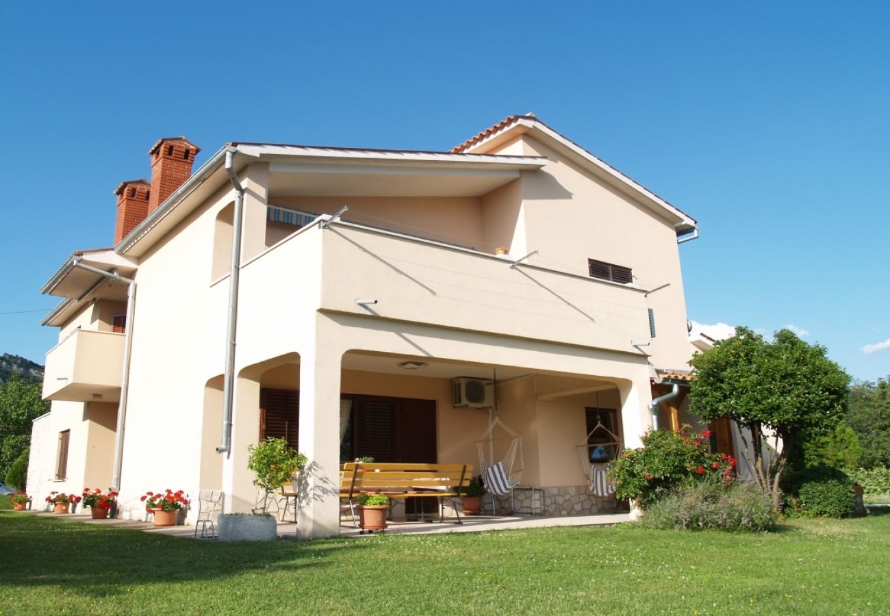 Ferienwohnung in Roc - Ferienwohnung in Roč mit Terrasse, Klimaanlage, W-LAN, Waschmaschine (4194-2)