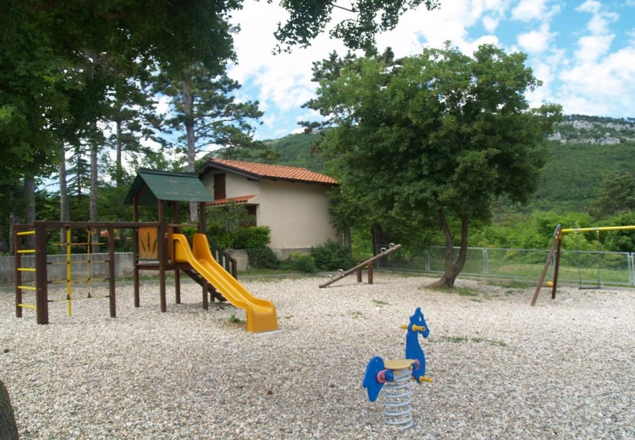 Ferienwohnung in Roc - Ferienwohnung in Roč mit Terrasse, Klimaanlage, W-LAN, Waschmaschine (4194-2)