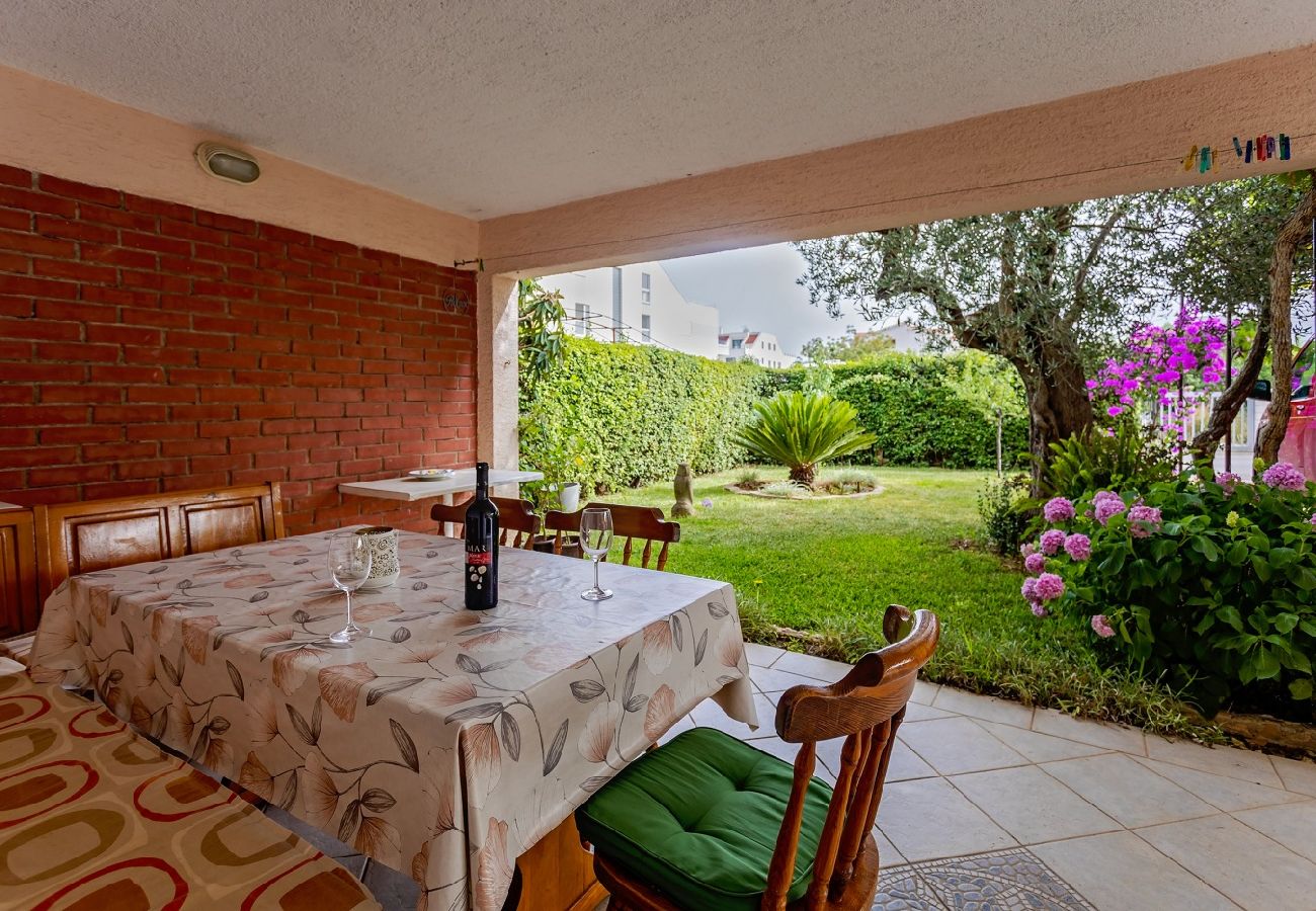 Ferienwohnung in Rogoznica - Ferienwohnung in Rogoznica mit Terrasse, Klimaanlage, W-LAN, Spülmaschine (3338-1)