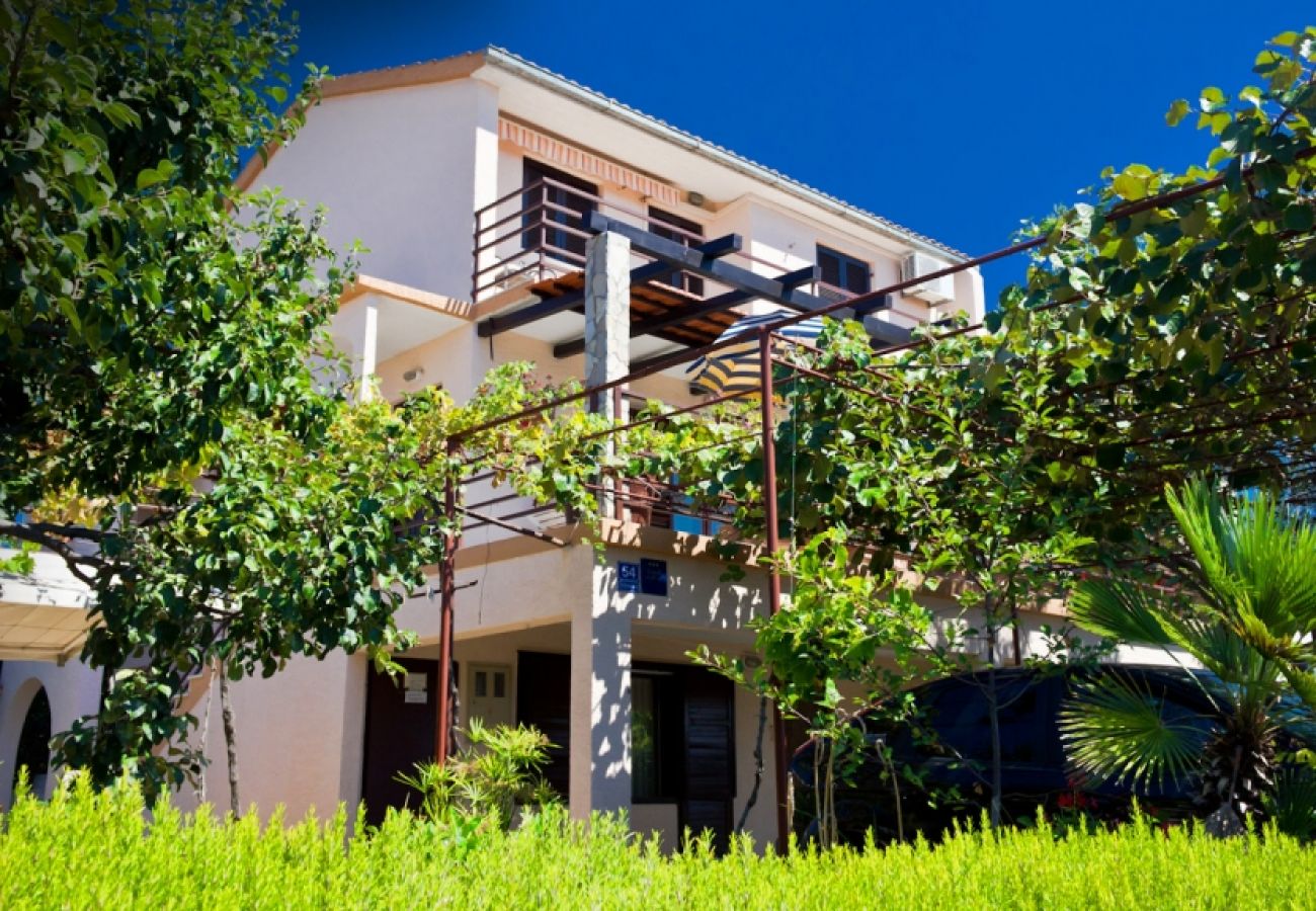 Ferienwohnung in Rogoznica - Ferienwohnung in Rogoznica mit Terrasse, Klimaanlage, W-LAN, Spülmaschine (3338-1)