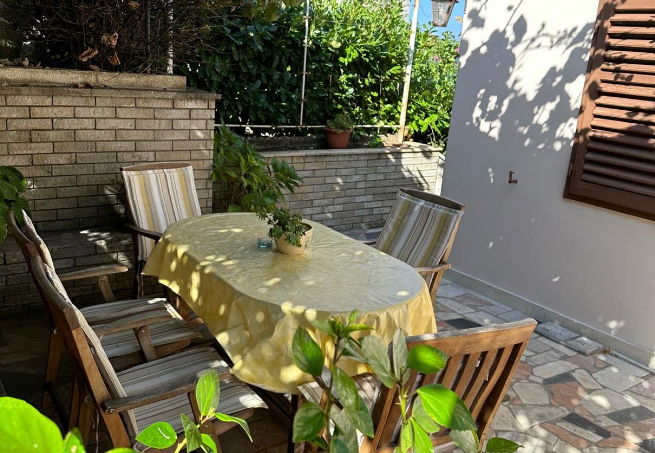 Ferienwohnung in Trpanj - Ferienwohnung in Trpanj mit Meerblick, Terrasse, Klimaanlage, W-LAN (4199-2)