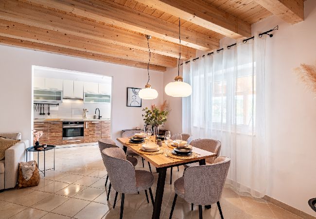 Ferienhaus in Lukoran - Ferienhaus in Lukoran mit Meerblick, Terrasse, Klimaanlage, W-LAN (4200-1) Ferienhaus in Lukoran - Ferienhaus in Lukoran mit Meerblick, Terrasse, Klimaanlage, W-LAN (4200-1)