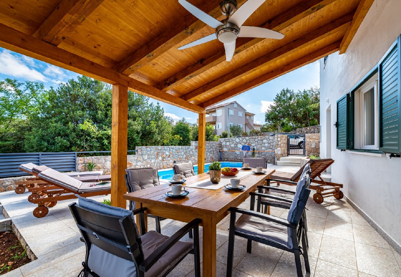 Ferienhaus in Lukoran - Ferienhaus in Lukoran mit Meerblick, Terrasse, Klimaanlage, W-LAN (4200-1)