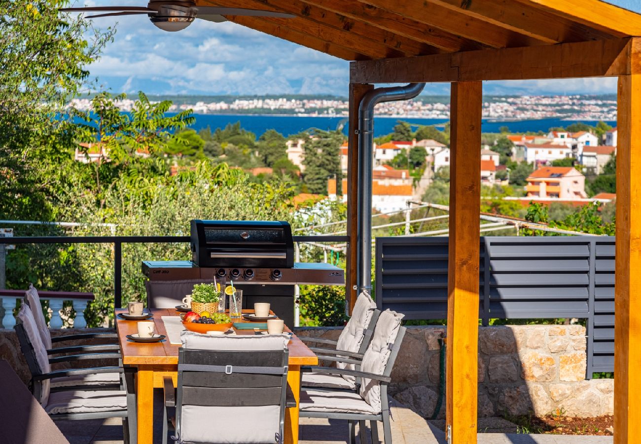 Ferienhaus in Lukoran - Ferienhaus in Lukoran mit Meerblick, Terrasse, Klimaanlage, W-LAN (4200-1)