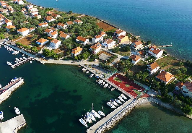 Ferienwohnung in Poljana - Ferienwohnung in Poljana mit Meerblick, Balkon, Klimaanlage, W-LAN (4232-3) Ferienwohnung in Poljana - Ferienwohnung in Poljana mit Meerblick, Balkon, Klimaanlage, W-LAN (4232-3)