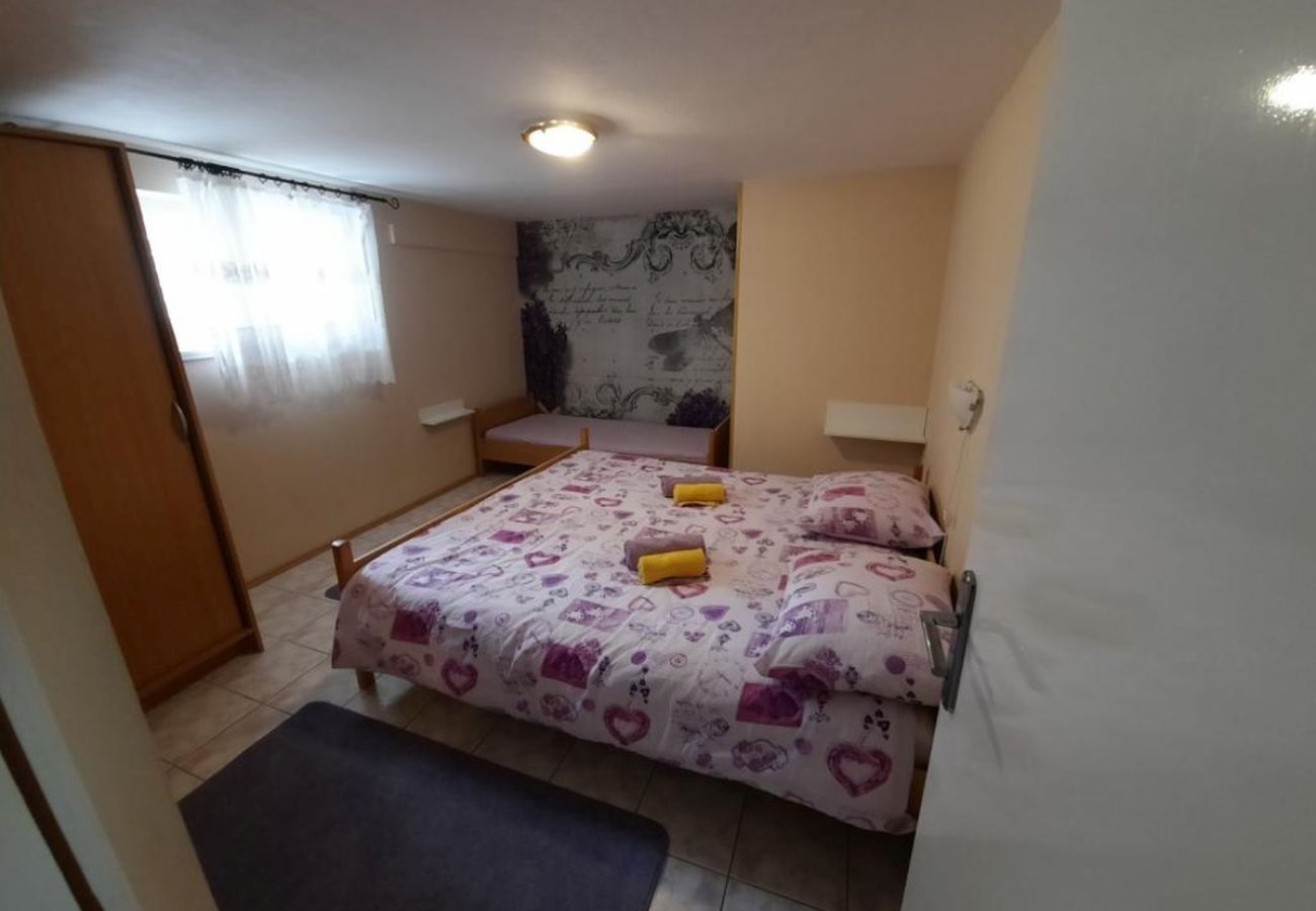 Ferienwohnung in Kampor - Ferienwohnung in Kampor mit Terrasse, W-LAN (4235-4)