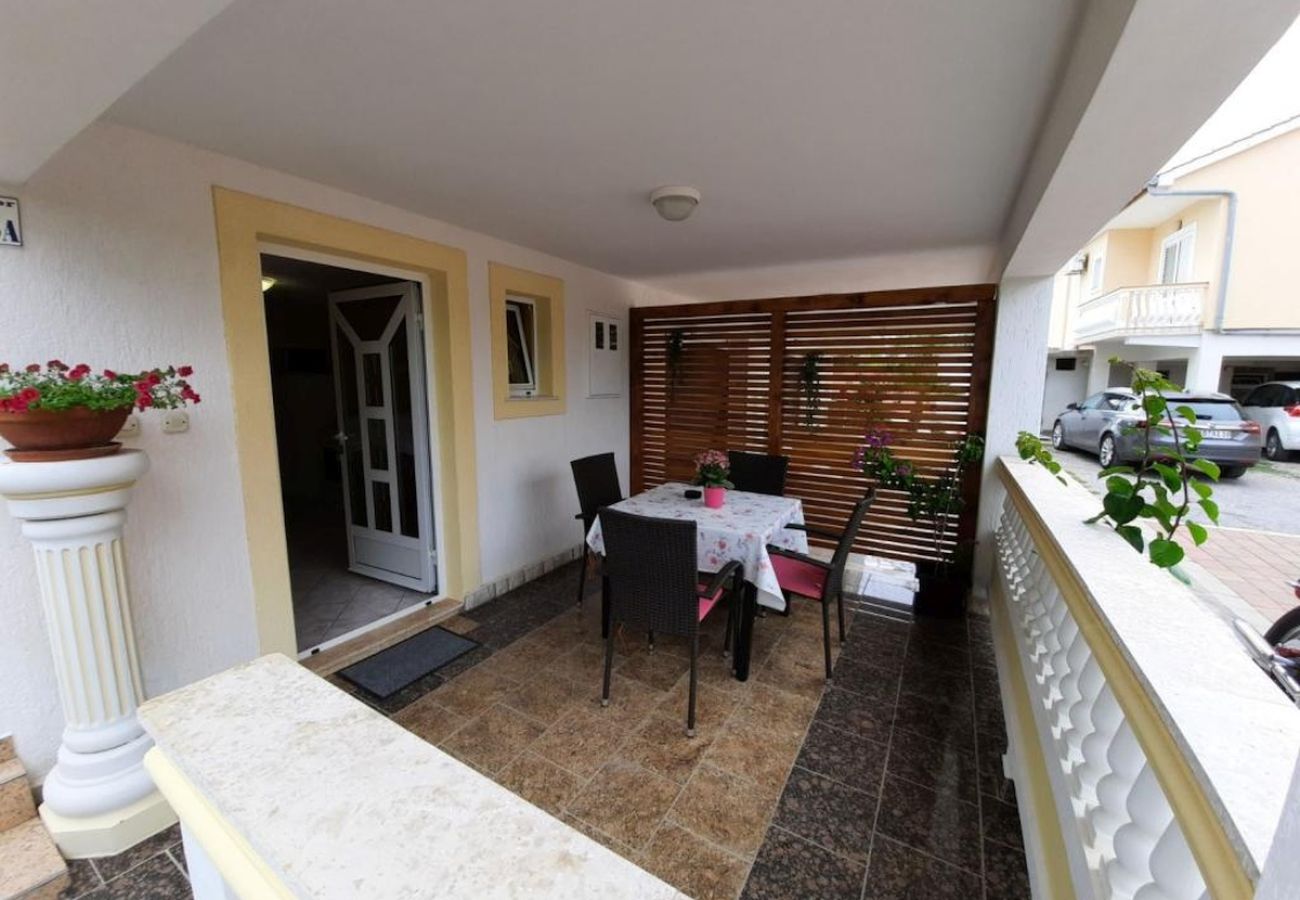 Ferienwohnung in Kampor - Ferienwohnung in Kampor mit Terrasse, W-LAN (4235-4)