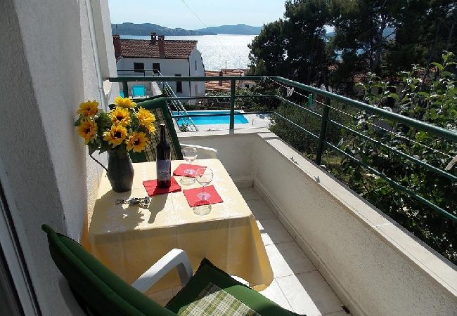 Ferienwohnung in Trogir - Ferienwohnung in Trogir mit Meerblick, Balkon, Klimaanlage, W-LAN (4236-1) Ferienwohnung in Trogir - Ferienwohnung in Trogir mit Meerblick, Balkon, Klimaanlage, W-LAN (4236-1)