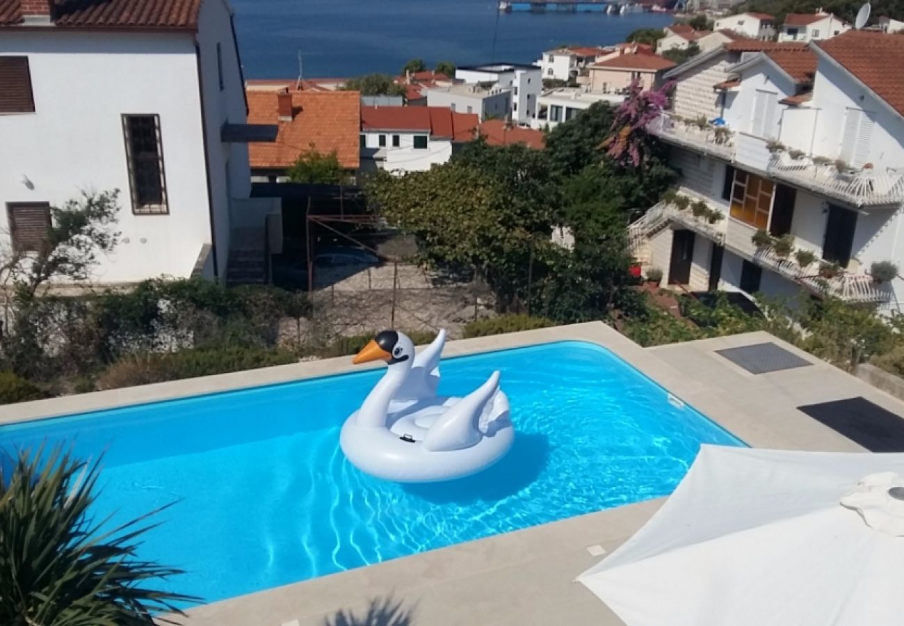 Ferienwohnung in Trogir - Ferienwohnung in Trogir mit Meerblick, Balkon, Klimaanlage, W-LAN (4236-1)