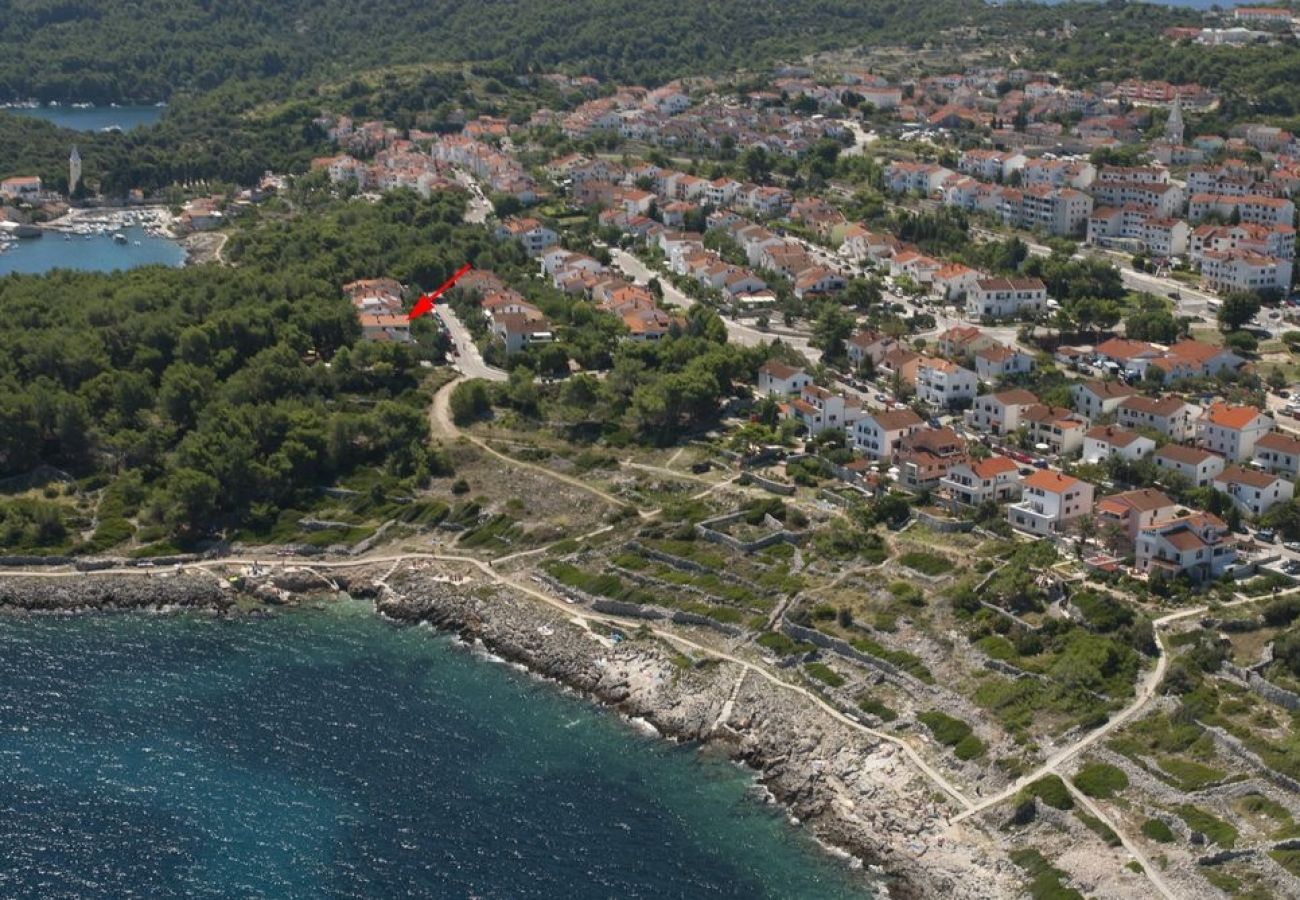 Ferienwohnung in Mali Lošinj - Ferienwohnung in Mali Lošinj mit Terrasse, Klimaanlage, W-LAN, Waschmaschine (4241-1)